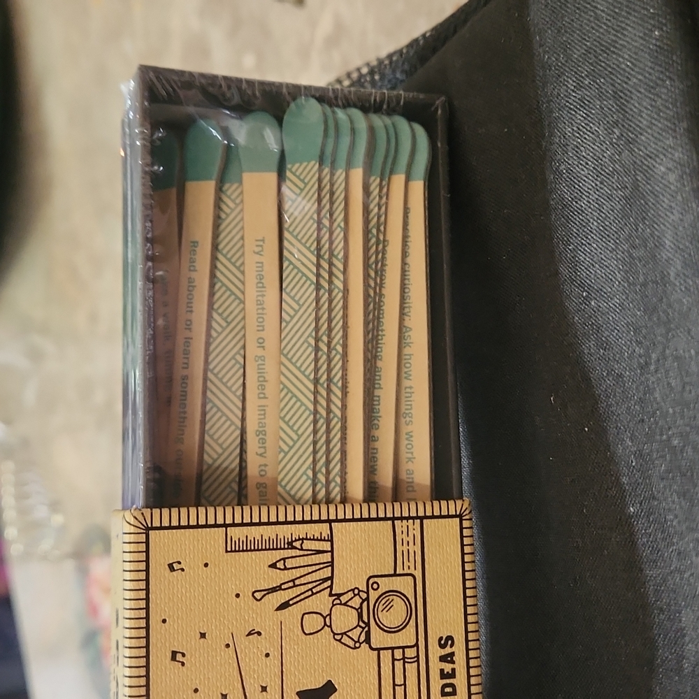 NEW IN BOX SPARK CREATIVITY MATCHBOX. - Picture 4 of 5